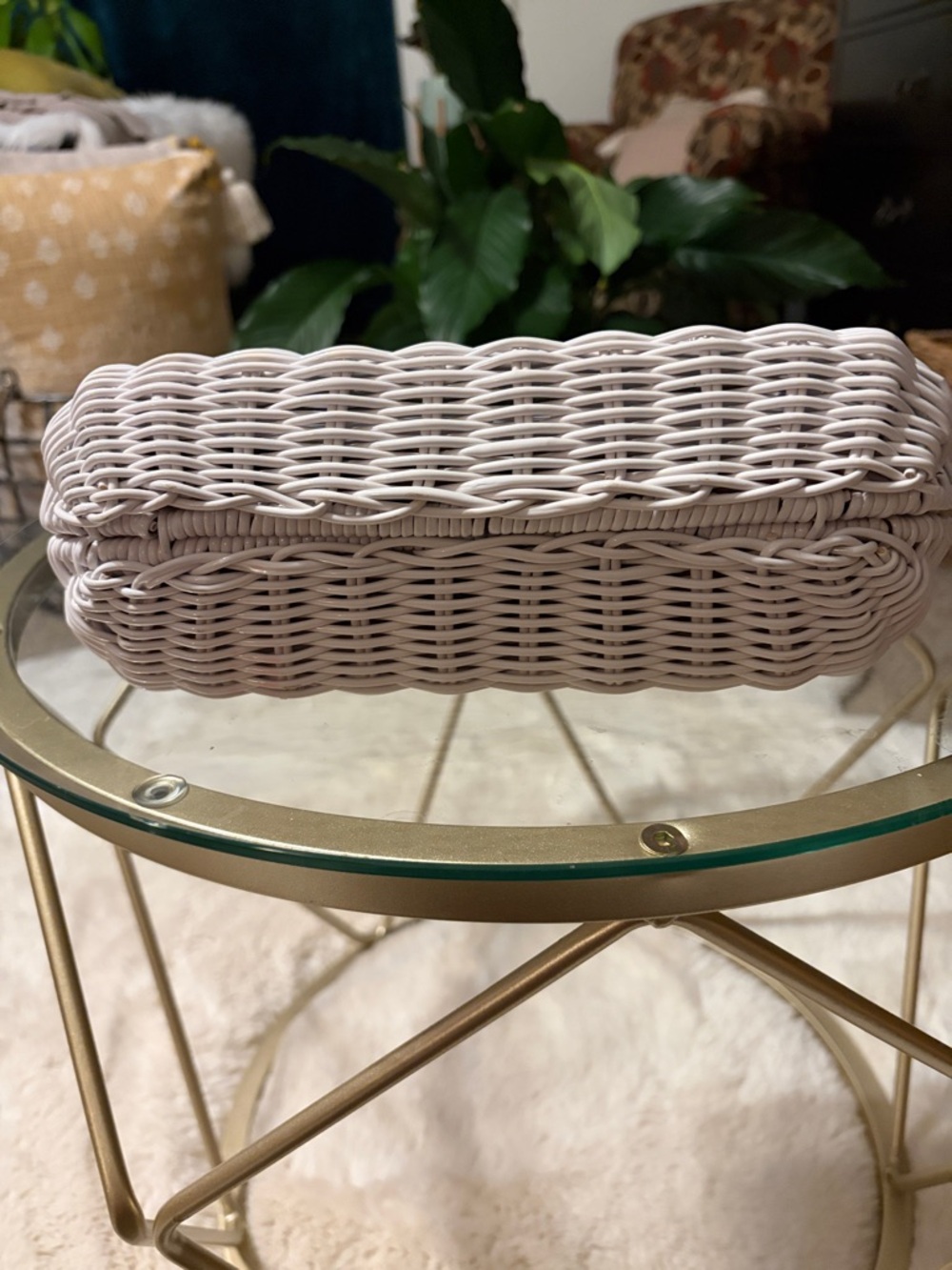 Vintage White Vinyl Wicker Woven Handbag with Gold & White Chain Strap - Picture 6 of 9